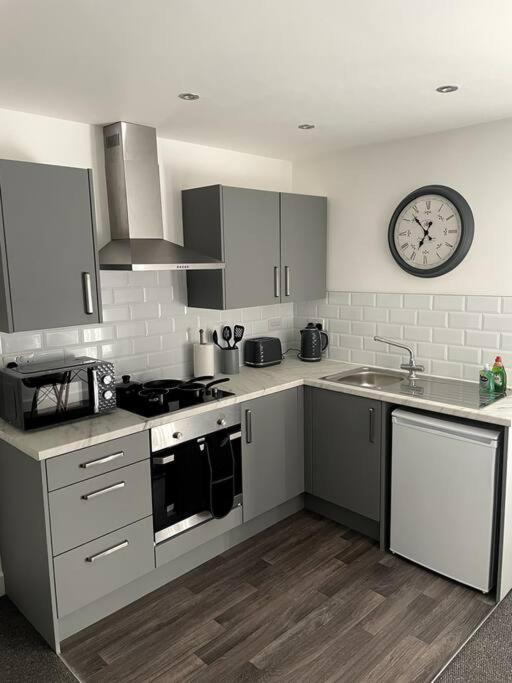 #6Bs 1 Bed Serviced Apartment ดาร์บี ภายนอก รูปภาพ