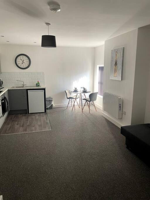 #6Bs 1 Bed Serviced Apartment ดาร์บี ภายนอก รูปภาพ